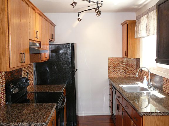 2nd image of 12 Prairie Rose Ct #11-6