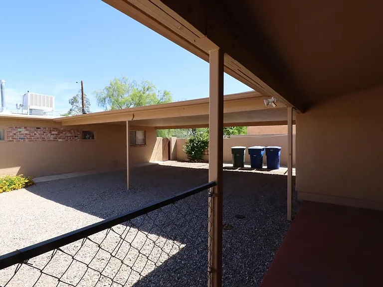 2831 E Edison St — Photo 26