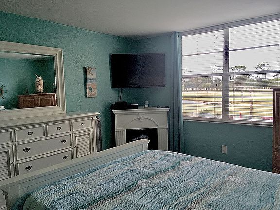 3rd image of 327 Wilder Blvd APT B302