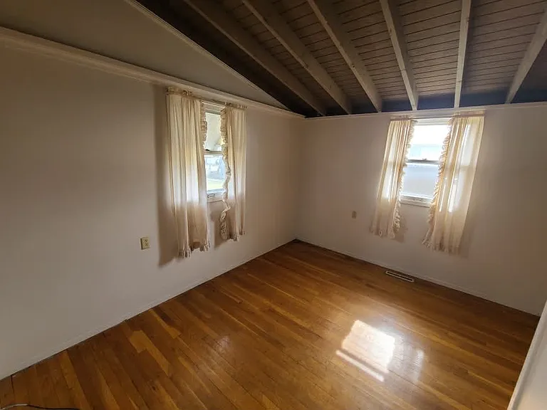 111 Hanson Dr — Photo 9