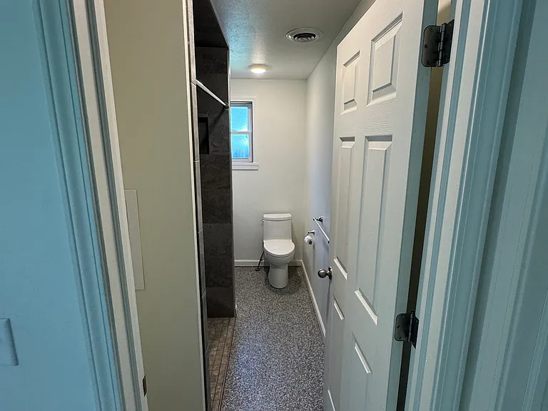 220 W Williams St — Photo 22