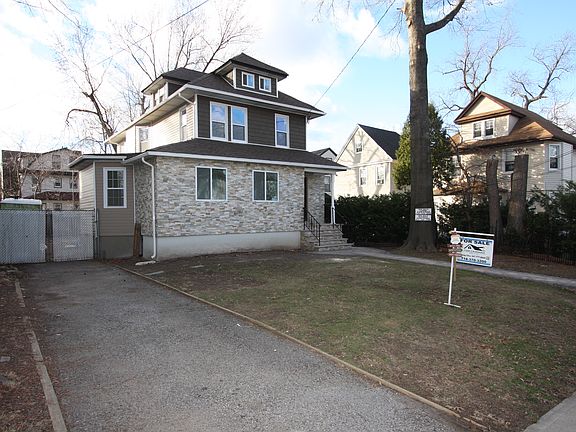 2nd image of 210 Oakland Ave