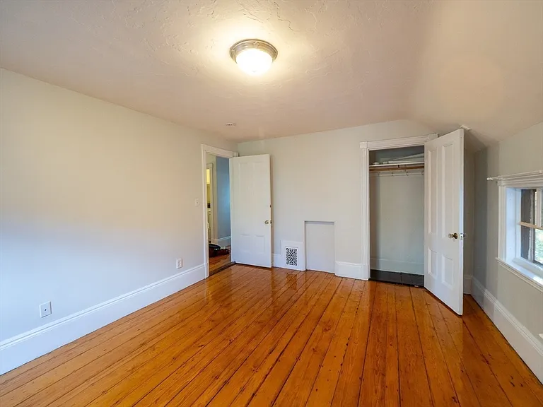 12 Adella Pl — Photo 25
