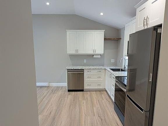 3rd image of 1093 Gallagher Rd #A