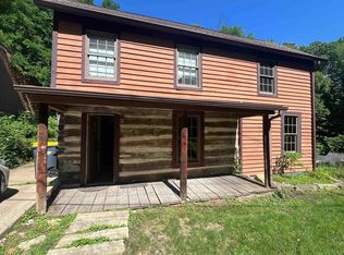 515 S West St, Galena, IL 61036