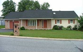 1st image of 920 Cypress Ln