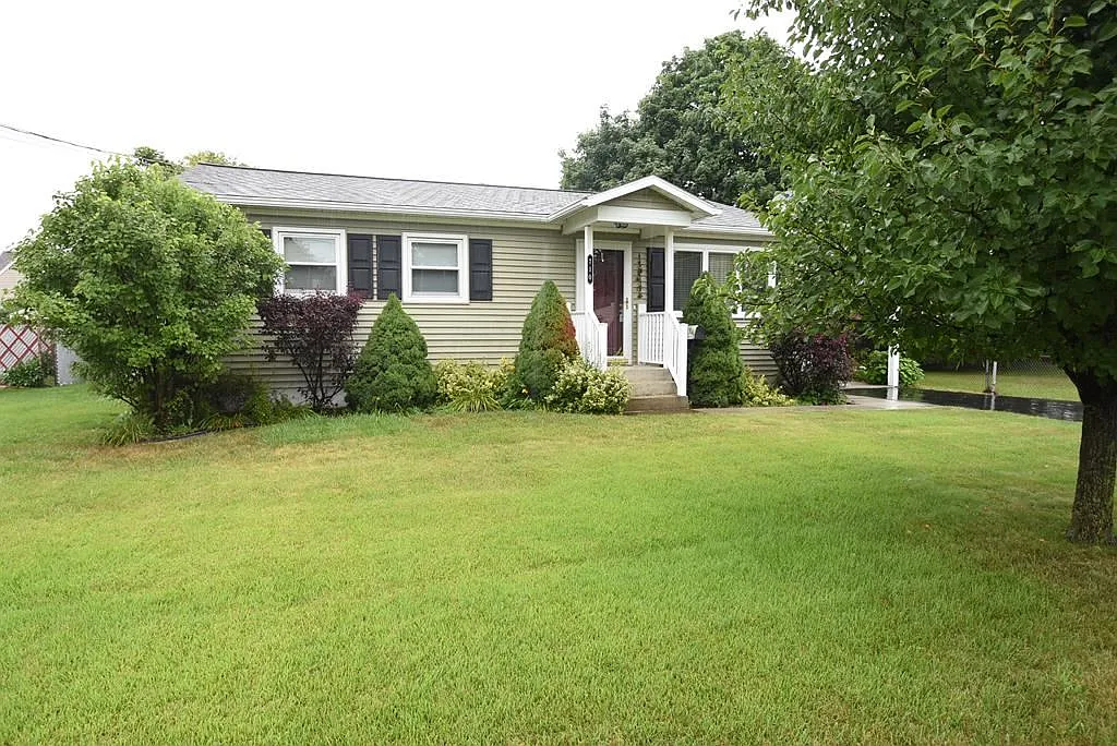 710 Taylor Rd photo 1