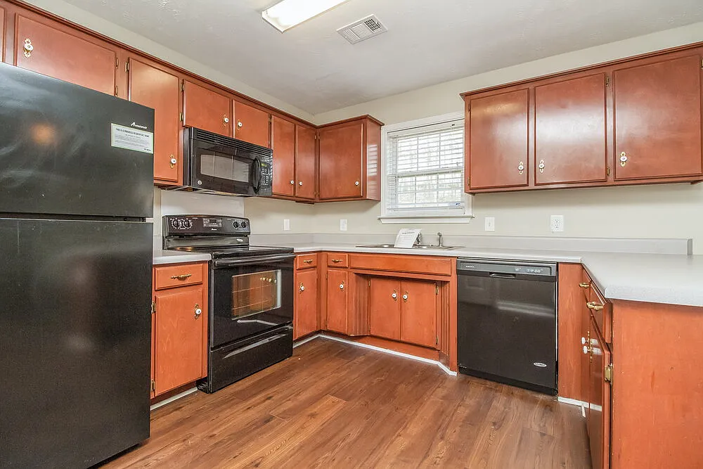 3 bed, 2.5 bath, 1688 sqft, $2,250 — Photo 4