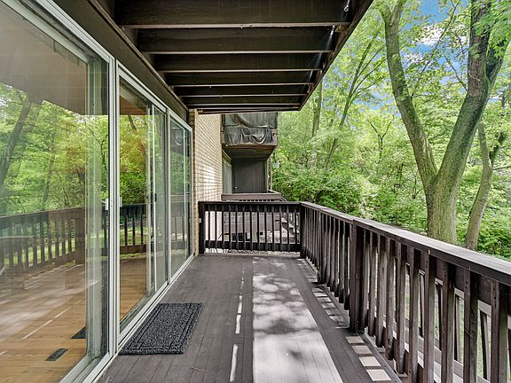 4th image of 5503 Lakeside Dr APT 1C