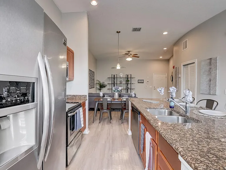 Majestic of Downtown Baldwin Park — Photo 42