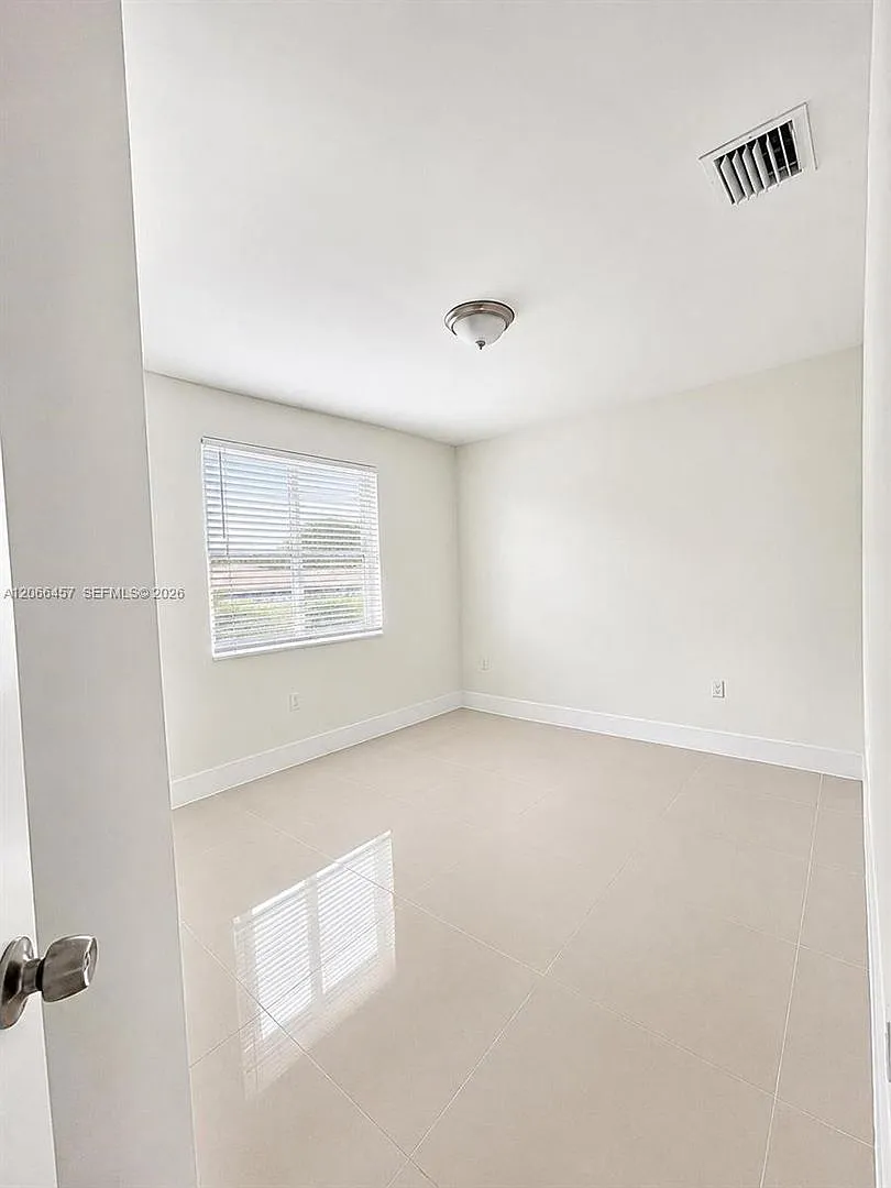 4491 NW 23rd Avenue 4491, Miami, FL 33142 - 4605 — Photo 4