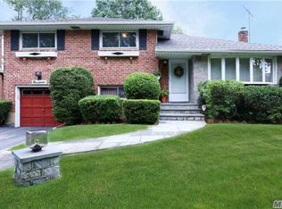 19 Willets Ave, Syosset, NY 11791