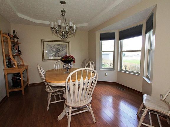 5th image of 734 Bouvier Ct