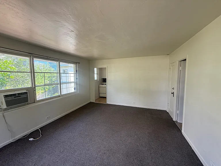 624B Pumehana St #F — Photo 2
