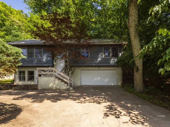 5 Joneswood Dr, Athens, OH 45701