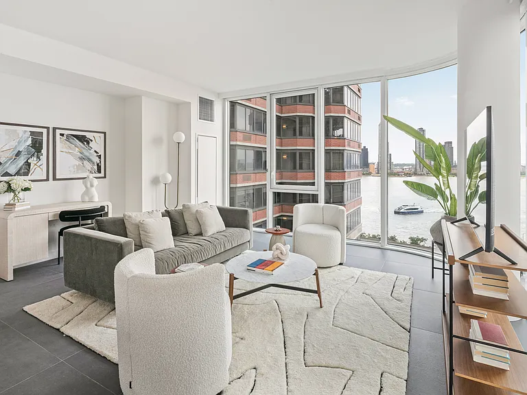 650 1st Ave #10F — Photo 1