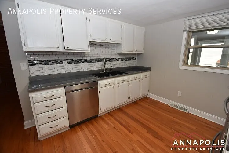 700 mount alban drive — Photo 4
