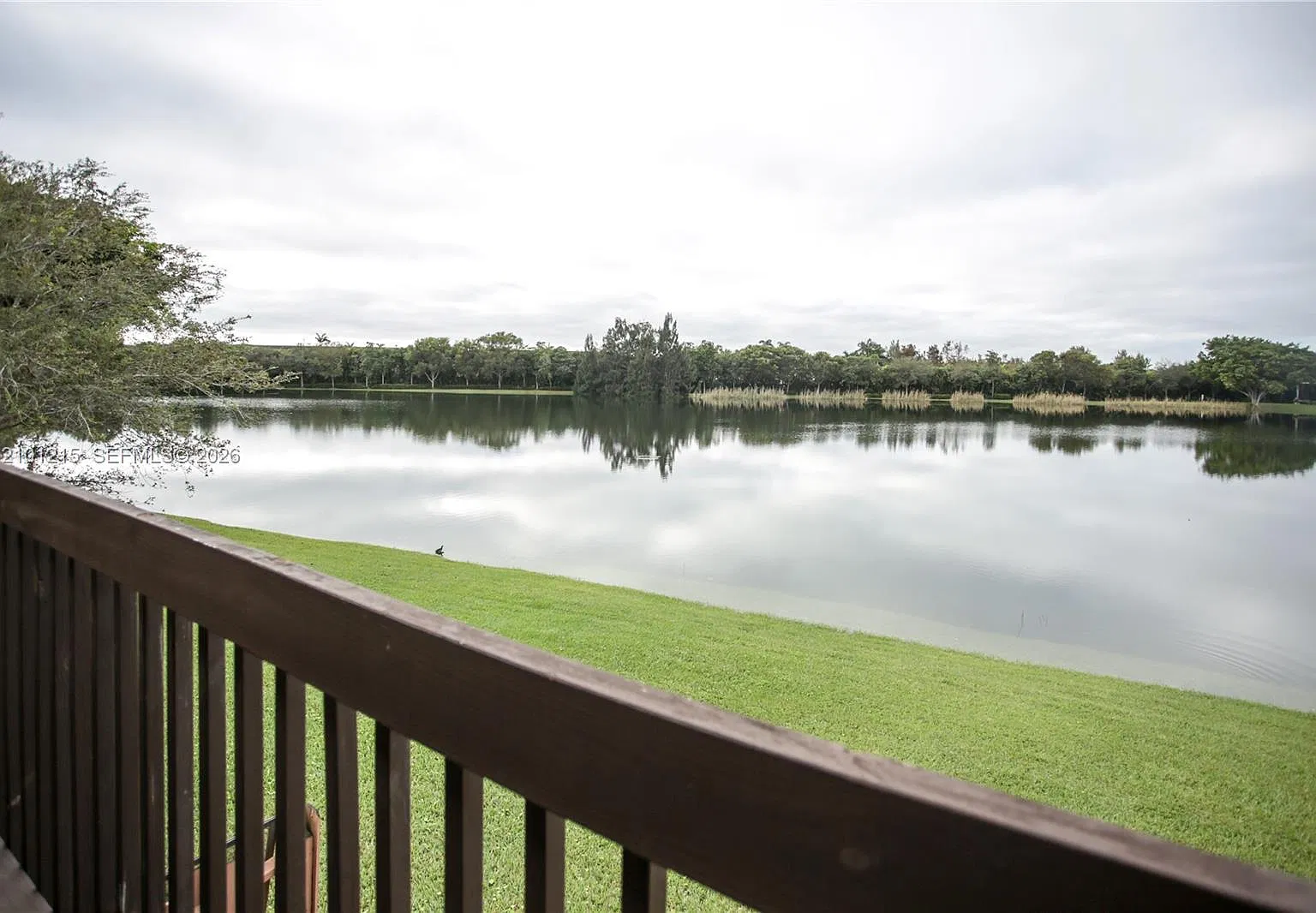 Pine Island Lakes Townhom — Photo 1