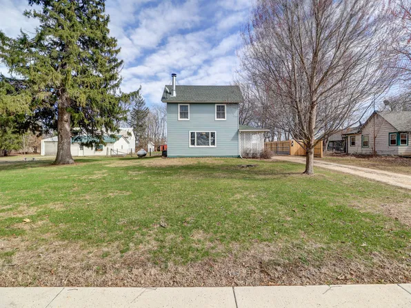 404 N Main St, Coleta, IL 61081