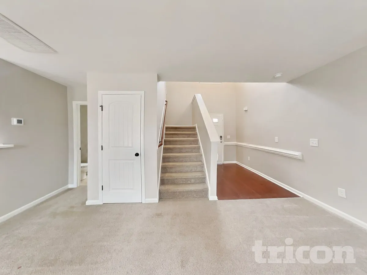 Building Photo - 31 Burr Oak Cir