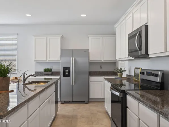 2421 W SABLE Avenue, Apache Junction, AZ 85120