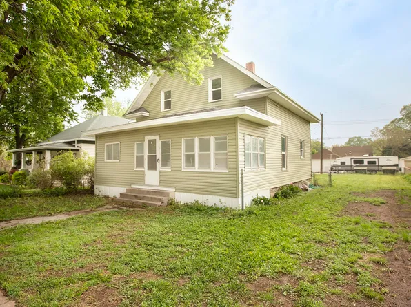 905 E 2nd St, McCook, NE 69001