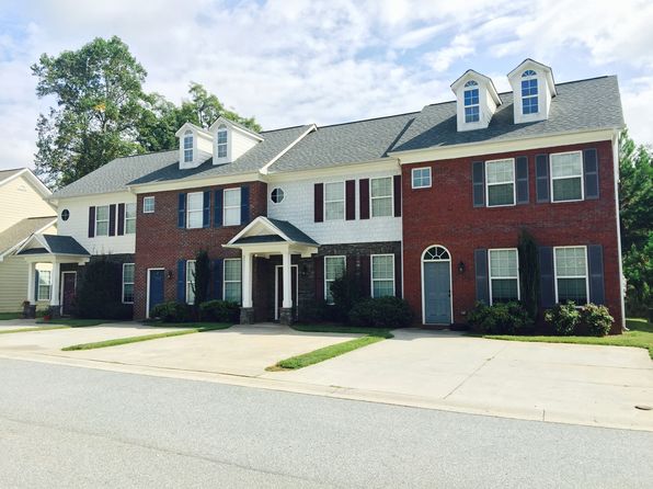 104 Hyde Park Ln