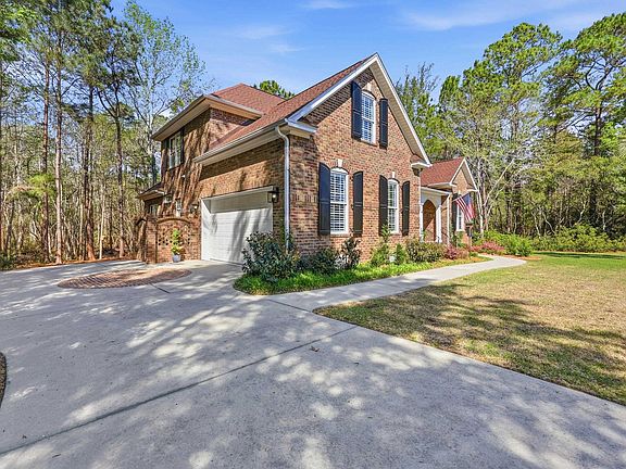 4th image of 45 Highwood Circle