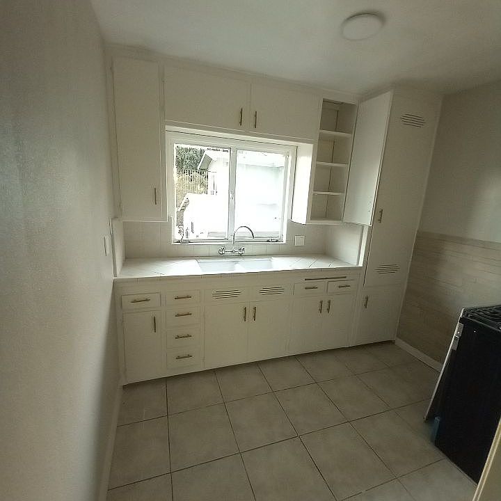 1st image of 377 W 17th St APT B