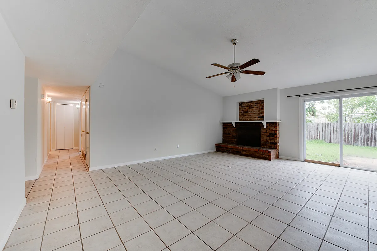 Building Photo - 15702 Mendocino Dr