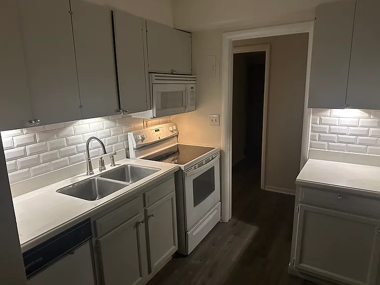 3279 Warrensville Center Rd #20-D — Photo 2