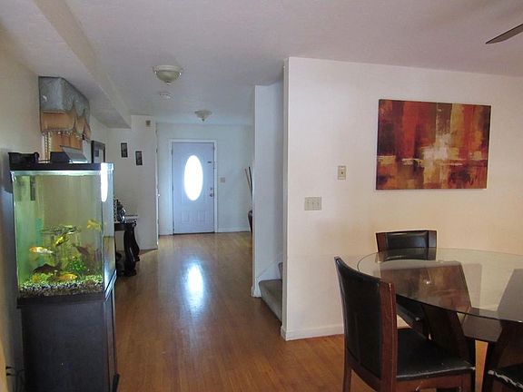 4th image of 308 Essex St