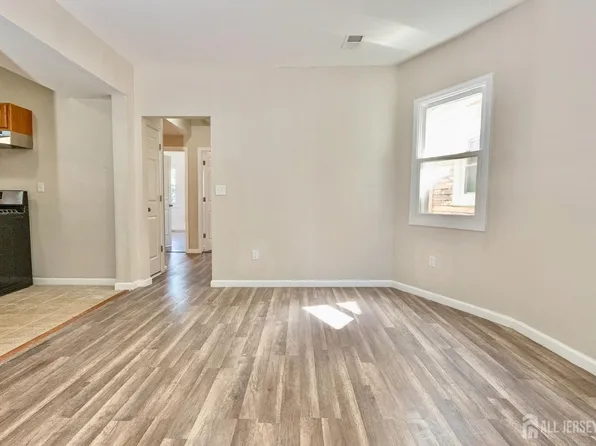 186 N 17th St, East Orange, NJ