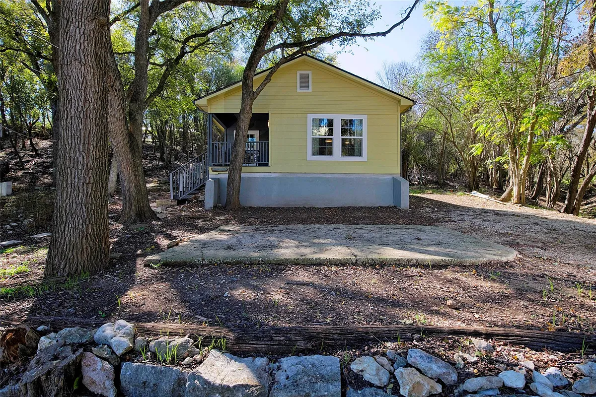 Building Photo - 835 Old Ranch Road 12