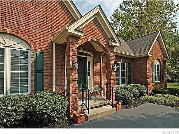 2nd image of 31 Gatehouse Ln