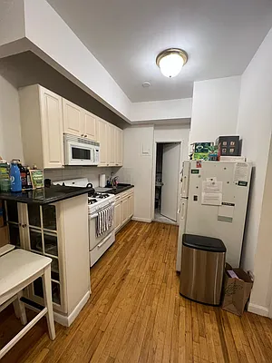 Rented by CitySites Real Estate Group | media 5