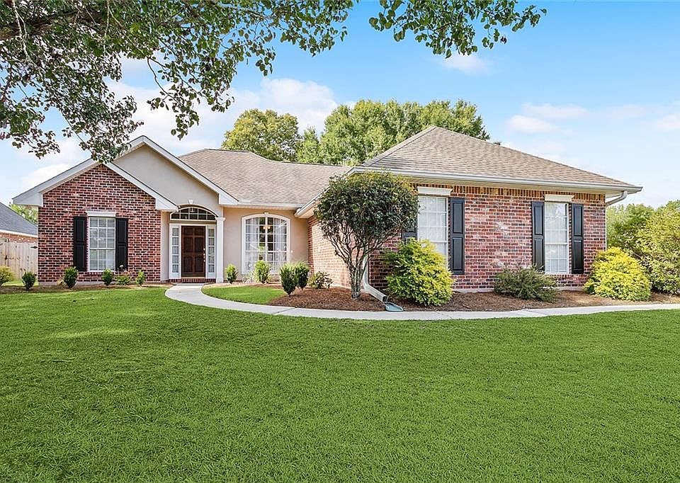 1st image of 424 Turnwood Dr