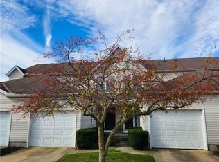 104 Meander Ln, Elyria, OH 44035