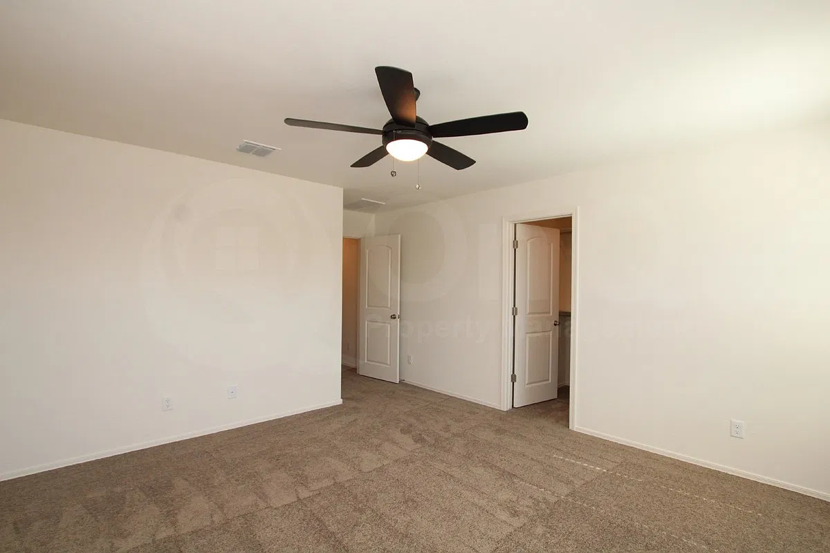 4 bed, 2.0 bath, 1708 sqft, $1,749 — Photo 4