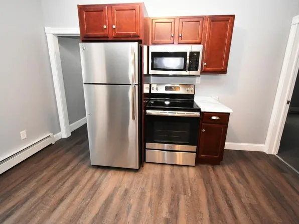 18 Crown St #2, Bristol, CT 06010