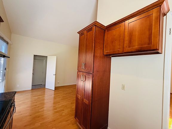 4th image of 960 Aster Ct
