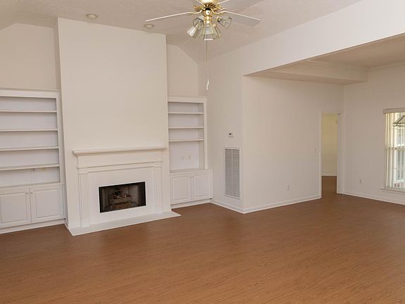 5th image of 9336 Bristlecone Dr