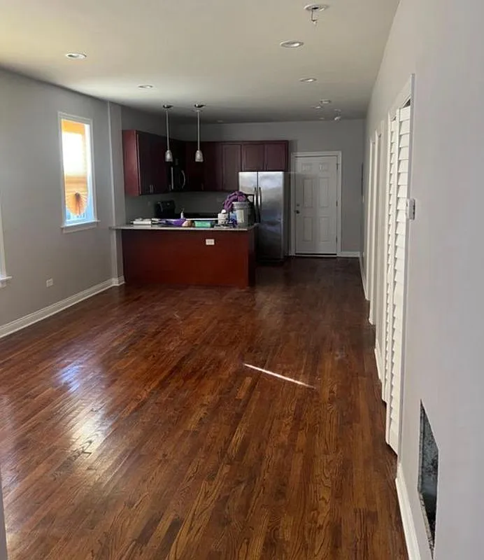 3 bed, 1.0 bath, 1275 sqft, $1,800 — Photo 3