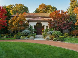 27 Kings Hwy N, Westport, CT 06880