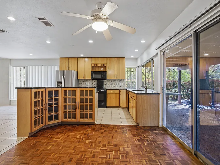 15721 Mapleview Cir — Photo 9