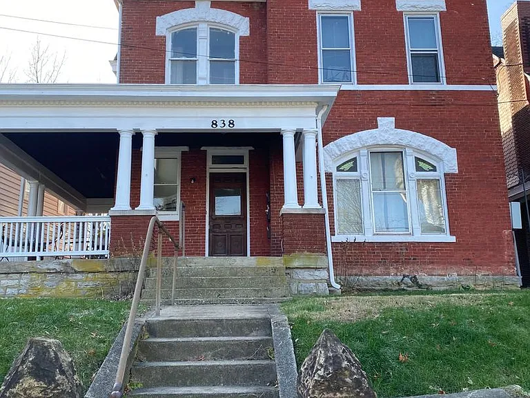 838 West High Street — Photo 1