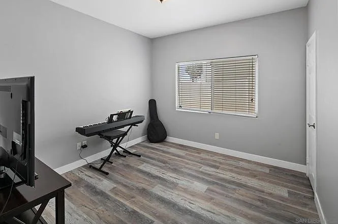 1230 Cushman Ave — Photo 10