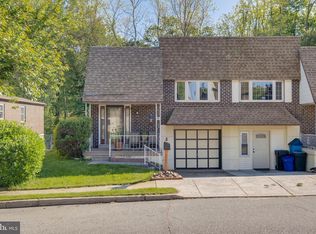 1251 Poquessing Creek Dr, Philadelphia, PA 19116