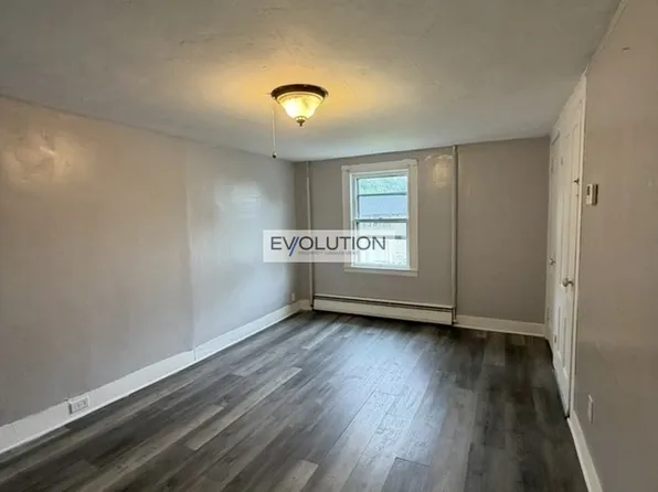 46 Maple St, Plainville, CT