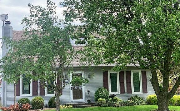 3rd image of 3925 Forest Green Dr